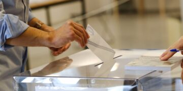 Στο 30% η ΝΔ – Δεύτερο το ΠΑΣΟΚ, τέταρτη και μονοψήφια η Πλεύση Ελευθερίας