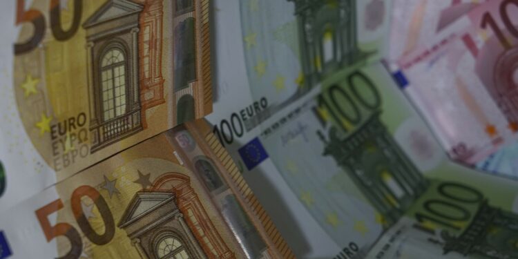 Προϋπολογισμός: Φοροέσοδα 22 δισ. σε 4 μήνες