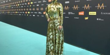 Η Klavdia έκλεψε τις εντυπώσεις στο Τιρκουάζ Χαλί