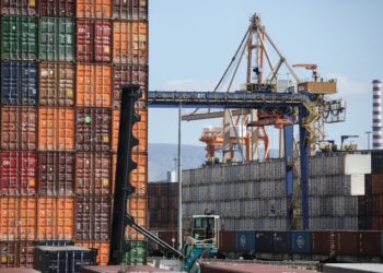 Συγκρατημένη αισιοδοξία για τους δασμούς Τραμπ στα ελληνικά προϊόντα