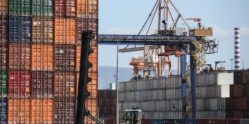 Συγκρατημένη αισιοδοξία για τους δασμούς Τραμπ στα ελληνικά προϊόντα