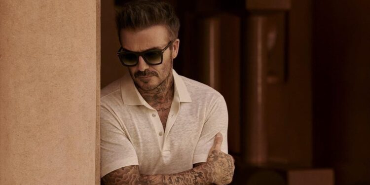 Ο David Beckham προτείνει τα γυαλιά του καλοκαιριού