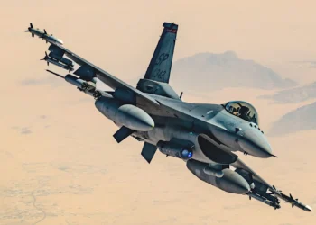 Πολύ σκληρό για να πεθάνει, οι ΗΠΑ σκέφτονται τα Block 80 – Στη φωλιά των F-35 ο Αρχηγός ΓΕΑ