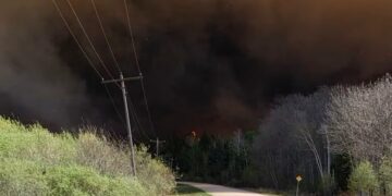 Δύο νεκροί σε μεγάλη πυρκαγιά που μαίνεται στον κεντρικό Καναδά