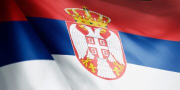 «Μέτωπο» Ρωσίας – Σερβίας: «Μας πυροβολείτε πισώπλατα με όπλα στην Ουκρανία»