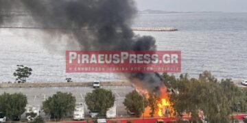 Φωτιά σε σταθμευμένο όχημα στο Μικρολίμανο