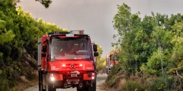 Φωτιά τώρα στο Μαρκόπουλο