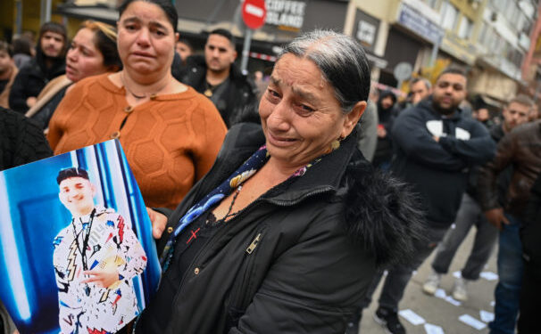 Στο εδώλιο ο αστυνομικός που πυροβόλησε και σκότωσε τον 16χρονο Κώστα Φραγκούλη