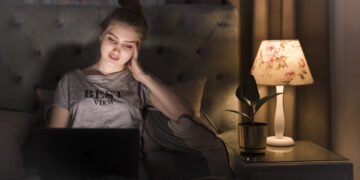 Οι άνθρωποι που αφήνουν τα φώτα αναμμένα τη νύχτα, συνήθως διαθέτουν 5 χαρακτηριστικά