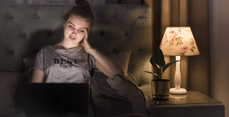 Οι άνθρωποι που αφήνουν τα φώτα αναμμένα τη νύχτα, συνήθως διαθέτουν 5 χαρακτηριστικά