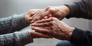 «Πρωταθλήτρια» η Ελλάδα στη γήρανση του πληθυσμού – Ρεκόρ αύξησης στο ποσοστό των άνω των 80 ετών