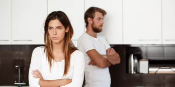 Τα 5 ύπουλα σημάδια που μαρτυρούν ότι ο σύντροφός σας έχει αποφασίσει να σας χωρίσει