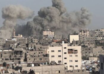 Τουλάχιστον 100 νεκροί από ισραηλινούς αεροπορικούς βομβαρδισμούς – Τι προειδοποιεί, ο Ύπατος Αρμοστής του ΟΗΕ