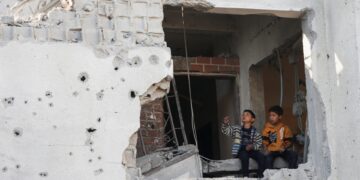 Βόμβες, ασιτία, βρέφη σε σκηνές χωρίς φάρμακα – Η Γάζα αργοπεθαίνει