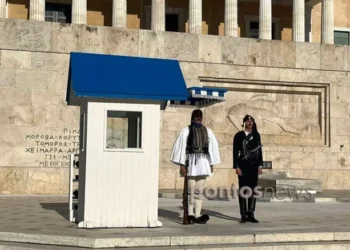 Η συγκλονιστική στιγμή της αλλαγής φρουράς στον Άγνωστο στρατιώτη με τους Πόντιους Εύζωνες (βίντεο)
