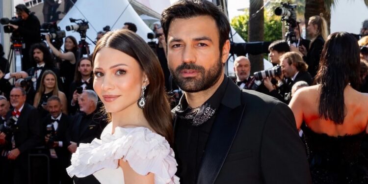 Η εντυπωσιακή εμφάνιση στις Κάννες σε προχωρημένη εγκυμοσύνη μαζί με τον Ανδρέα Γεωργίου