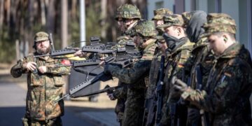 Γερμανία: Ο ΥΠΕΞ τάσσεται υπέρ της πρότασης των ΗΠΑ για αύξηση των αμυντικών δαπανών στο 5% του ΑΕΠ