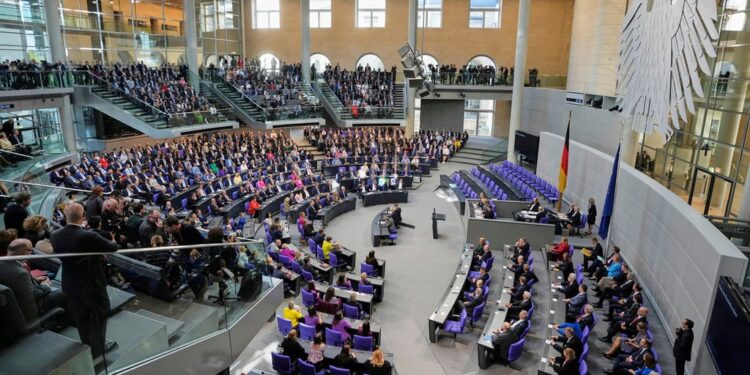 Ξεκίνησε ο δεύτερος γύρος των εκλογών για την καγκελαρία