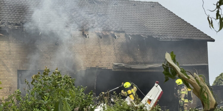 Τραγωδία στην Γερμανία: Μικρό αεροσκάφος συνετρίβη σε κτίριο