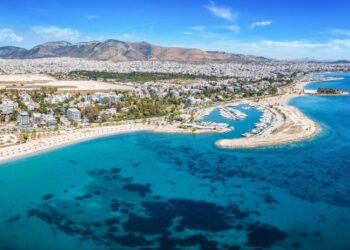 Αθηναϊκή Ριβιέρα: Ποιοι αγοράζουν πολυτελή ακίνητα