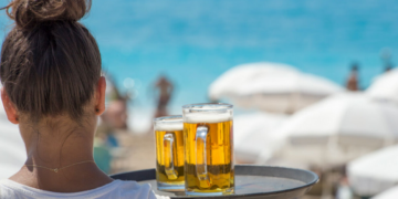 Greeks are the Europeans who work the most hours per week – The Dutch the least