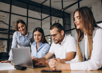 Οι άνθρωποι που δεν έχουν ζωή εκτός εργασίας, συνήθως εμφανίζουν αυτές τις 8 συμπεριφορές