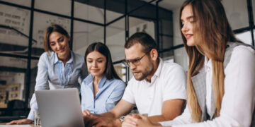 Οι άνθρωποι που δεν έχουν ζωή εκτός εργασίας, συνήθως εμφανίζουν αυτές τις 8 συμπεριφορές