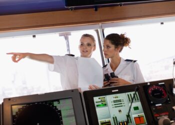 Η ελληνική ακτοπλοΐα τιμά την Παγκόσμια Ημέρα της Γυναίκας στη Ναυτιλία