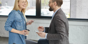Οι άνθρωποι που πανικοβάλλονται όταν κάποιος λέει «μπορούμε να μιλήσουμε;», έχουν 7 χαρακτηριστικά