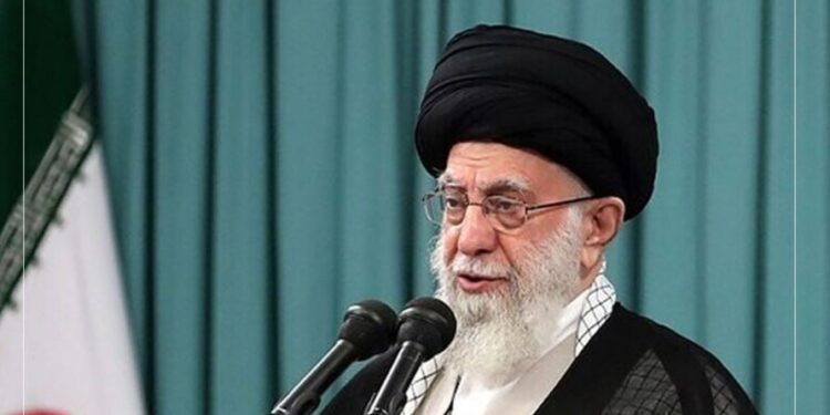 Ο Χαμενεΐ επικρίνει τις «εξωφρενικές» απαιτήσεις των ΗΠΑ στις συνομιλίες για τα πυρηνικά