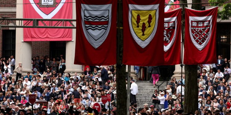 Και νέες περικοπές στο Χάρβαρντ ύψους 450 εκατ. ευρώ ανακοίνωσε η κυβέρνηση Τραμπ