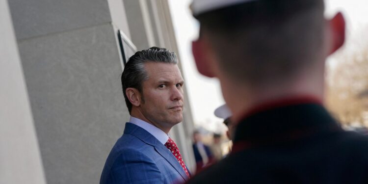 Προειδοποίηση Χέγκσεθ προς το Ιράν: «Βλέπουμε την υποστήριξή σας στους Χούθι