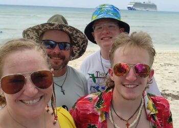 Σοκ στις ΗΠΑ: Πατέρας σκότωσε με μαχαίρι την σύζυγο και τα δύο παιδιά τους πριν αυτοκτονήσει