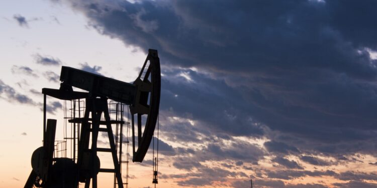 Κέρδη-έκπληξη για Exxon, αντοχή από Chevron