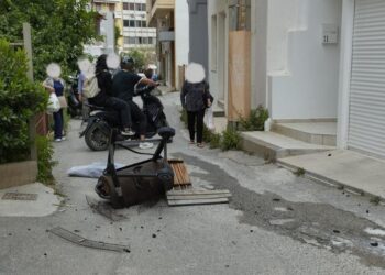 Ηράκλειο: Ψησταριά «προσγειώθηκε» πάνω σε άνδρα λόγω των ανέμων