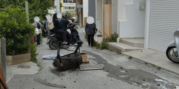 Ηράκλειο: Ψησταριά «προσγειώθηκε» πάνω σε άνδρα λόγω των ανέμων