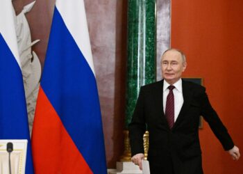 Ρωσία: Διπλωματικό «κρυφτό» στον ρυθμό της Μόσχας στην Κωνσταντινούπολη