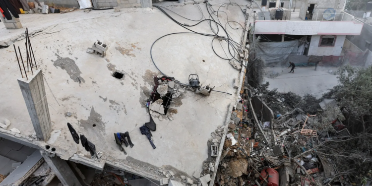 Τουλάχιστον 100 νεκροί από ισραηλινά αεροπορικά πλήγματα