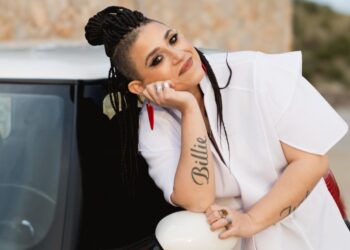 «Η λέξη “ορφανό” που άκουγα από παιδί με σημάδεψε»