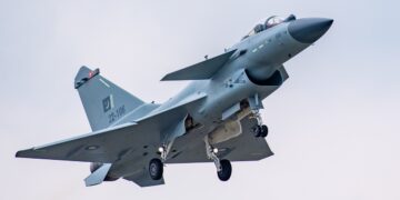 Πακιστάν: Κινεζικής κατασκευής J-10 κατέρριψε δύο μαχητικά της Ινδίας
