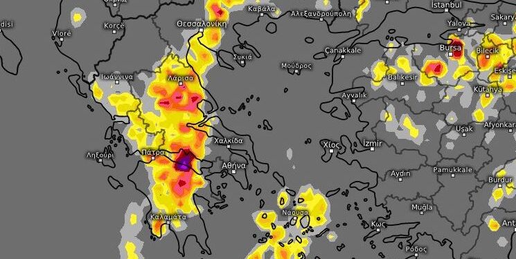 Καιρός: Προειδοποίηση Τσατραφύλλια για «οργανωμένη κακοκαιρία» από την Κυριακή