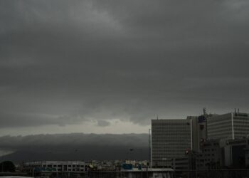 Καιρός: Έκτακτο δελτίο επιδείνωσης – Έρχεται η κακοκαιρία «INES» με ισχυρές βροχές και ενισχυμένους ανέμους