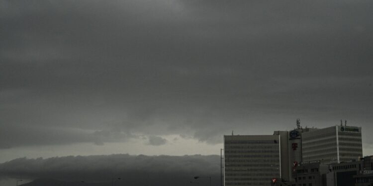 Καιρός: Έκτακτο δελτίο επιδείνωσης – Έρχεται η κακοκαιρία «INES» με ισχυρές βροχές και ενισχυμένους ανέμους