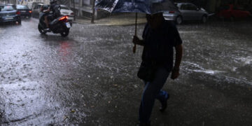 Καιρός: Με ακόμη ένα βροχερό… ξέσπασμα «κλείνει» ο μήνας