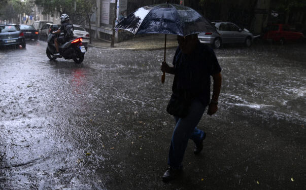 Καιρός: Με ακόμη ένα βροχερό… ξέσπασμα «κλείνει» ο μήνας