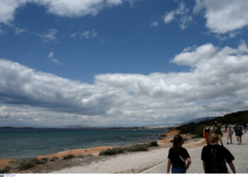 Κάτι από άνοιξη θυμίζει πάλι ο καιρός σήμερα με «30άρια» και εξασθενημένους ανέμους