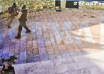 Kalavryta: The robbers of the ELTA shot in the air and fled, pointing their Kalashnikovs at the people