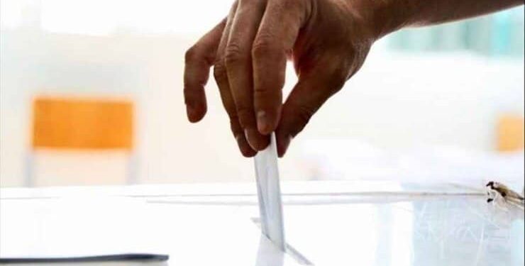 Δημοσκόπηση MRB: Πόσοι θα ψήφιζαν ένα πιθανό κόμμα υπό τον Τσίπρα και πόσοι υπό τον Σαμαρά