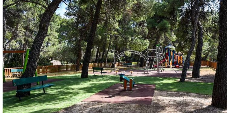 ΔΥΠΑ – Παιδικές κατασκηνώσεις: Από αύριο οι αιτήσεις για τα 70.000 vouchers