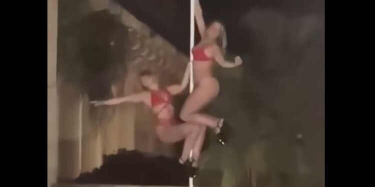 Κέρκυρα: Αδιανόητες εικόνες στα παλιά Ανάκτορα – Κάνουν… pole dancing στο ιστορικό μνημείο